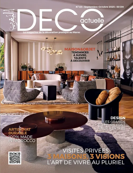 Couverture de Déco Actuelle n° 123, septembre-octobre 2025, avec le séjour de la villa